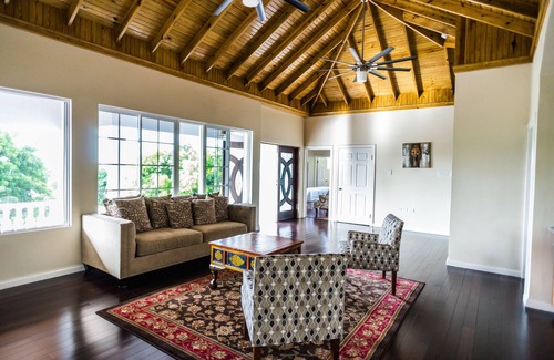 Lucea Bed & Breakfast | Blue Paloma Bed & Breakfast