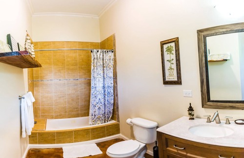 Lucea Bed & Breakfast | Blue Paloma Bed & Breakfast