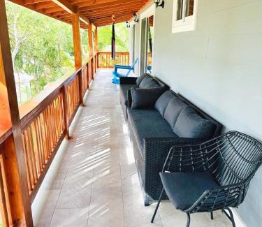 Lawson Rock Villa | Blue Paradise House Roatan