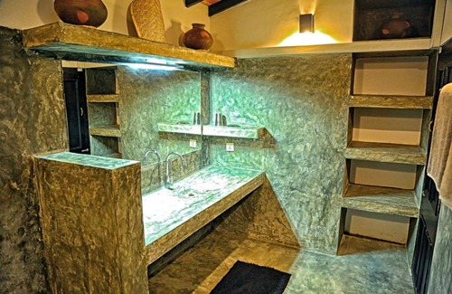 Hikkaduwa House | Blue Parrot Beach Villa