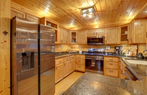 My Mountain Cabin | Blue Ridge Cabin w/Hot Tub & Private Lake!