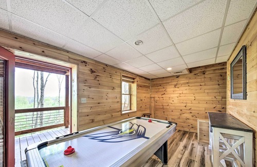 Epworth Cabin | Blue Ridge Cabin w/ Mountain Views & Fire Pit