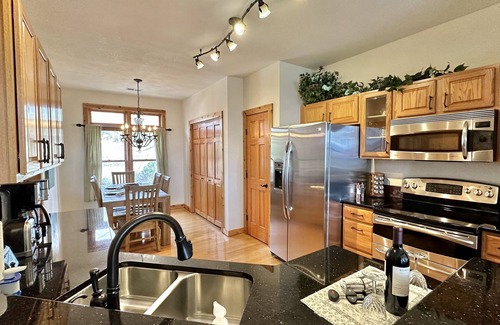 Mountain Air Condo | Blue Ridge Mountain Air Retreat with epic mountain views!