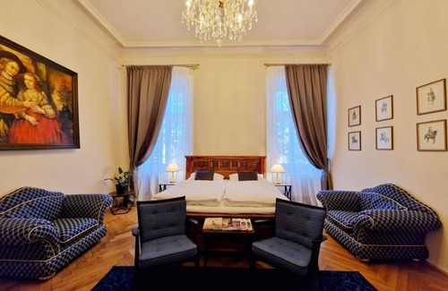 Burgau Bed & Breakfast | Blue Room Zweibettzimmer, Straßenseitig - Palais Kneissl