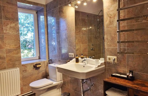 Burgau Bed & Breakfast | Blue Room Zweibettzimmer, Straßenseitig - Palais Kneissl