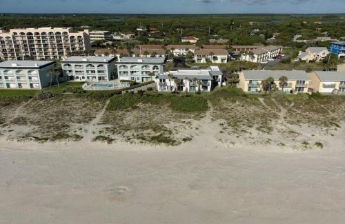 Southern Shores House | Blue Skies Oceanfront 2 bedroom townhouse