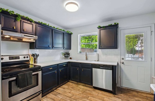 Dallas House | Blue Sky Retreat | Near Love Field + Sauna & Games
