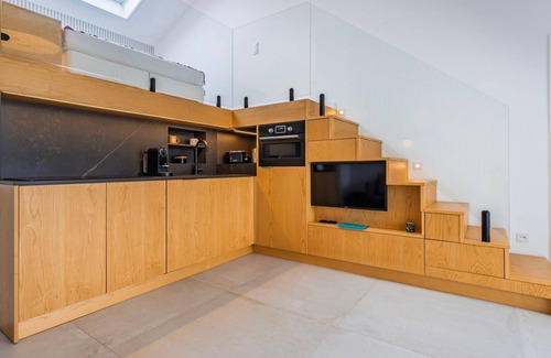 Corroios House | Blue Sky Villa 1 by LovelyStay