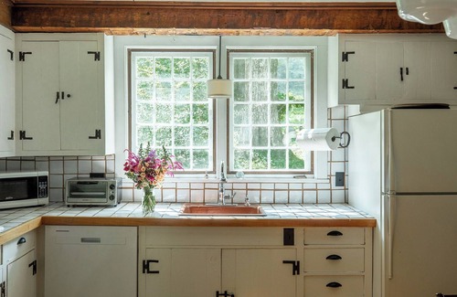 Accord House | Blue Springs; secluded paradise bordering Minnewaska State Park