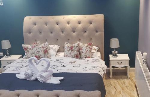 Center Apartment | Blue Studio