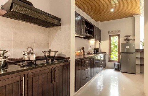 Peliatan Villa | Blue Swing Villa with 3BR and Spacious Pool