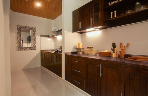 Peliatan Villa | Blue Swing Villa with 3BR and Spacious Pool