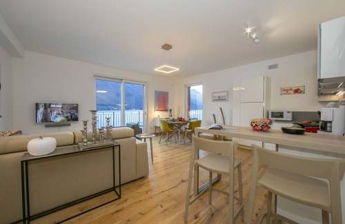 Albogasio Apartment | Blue View Lugano Lake - Waterfront Cocoon, Valsolda, Italy