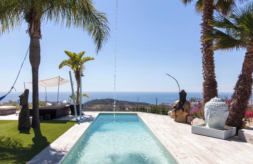 Mas Ram Villa | Blue Villa Barcelona