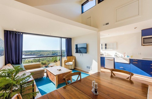 Randolph Hotel | Blue Vista Stone Lodge