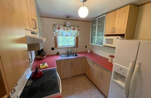 Northern Bruce Peninsula Cottage | Blue Vista Tobermory Waterfront Cottage