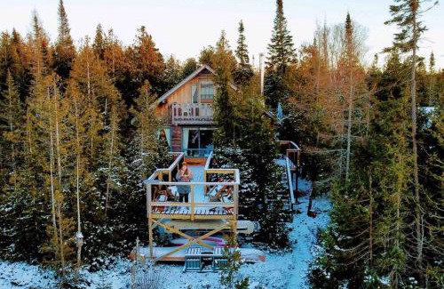 Northern Bruce Peninsula House | Blue Vista Tobermory Waterfront Cottage