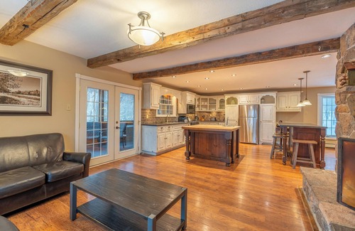 Lake of Bays Cottage | Blue Water Acres