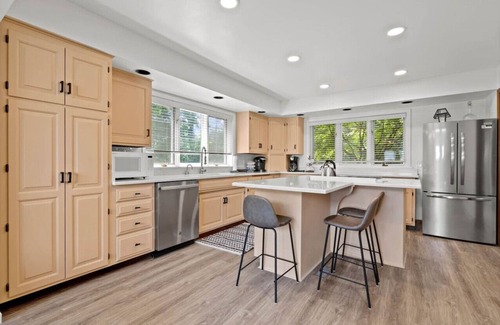 Carsonville House | Blue Water Beach House! Amazing Beach, sleeps 20!