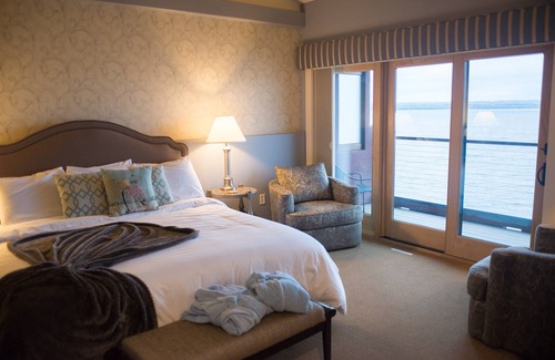 Ashland Hotel | Blue Wave Inn