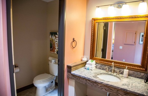 Ashland Hotel | Blue Wave Inn