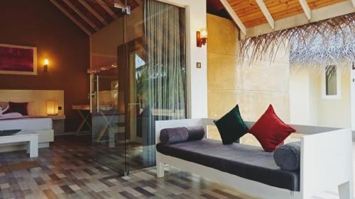 Kalpitiya Hotel | BLUE WAVES kite surfing beach resort