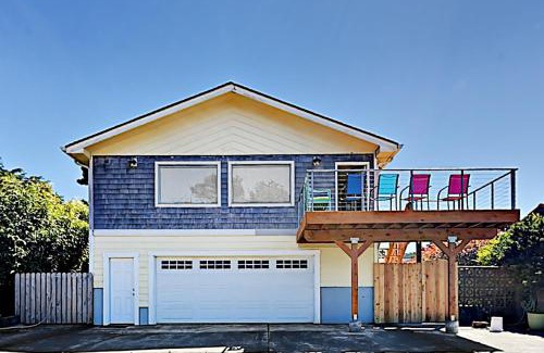 Agate Beach House | Blue Waves Overlook