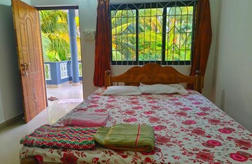 Patnem House | Blue whale
