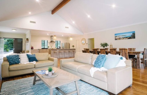 Margaret River House | Blue Wren Chic and Spacious Country Pool House