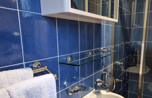 Waratah West House | Blue Wren Lodge Waratah - 10 Bedrooms / 10 Bathrooms