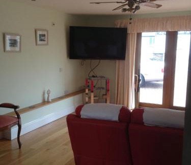 Probus Apartment | Bluebell Apartment Suite with separate lounge area
