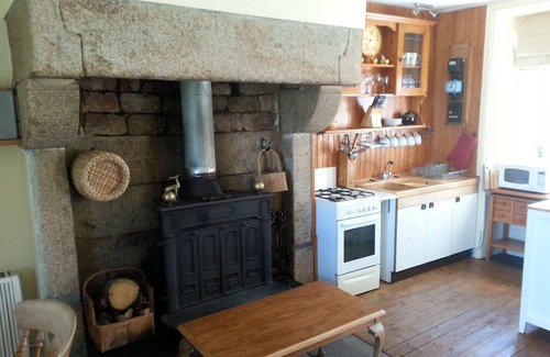 Vengeons Cottage | Bluebell Cottage 2 bedroom in the beautiful Normandie Countryside France