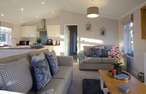 Ryther Apartment | Bluebell Lodge - Luxury Lodge With Hot Tub