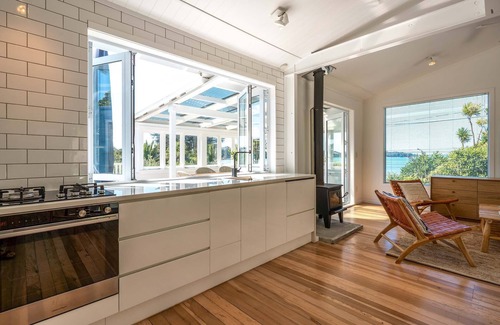 Surfdale House | Bluebelle | Stay Waiheke