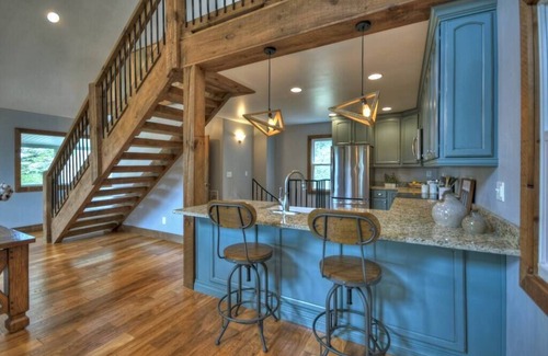 Blue Ridge House | Blueberry Ridge| Book 2 nights, stay 3 nights!