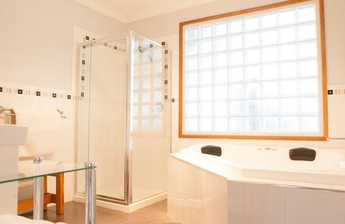Angaston Bed & Breakfast | Bluebird Cottage Barossa escape