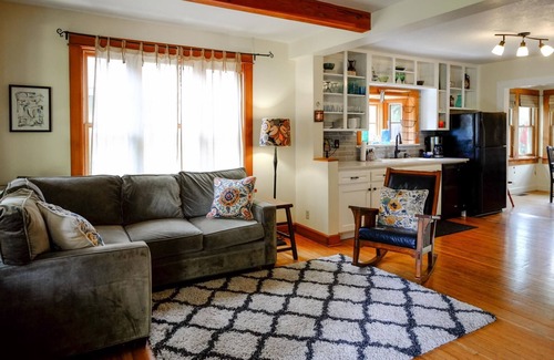 River West House | Bluebird Day - Lavender Cottage