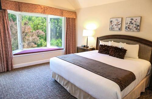 Cambria Hotel | Bluebird Inn