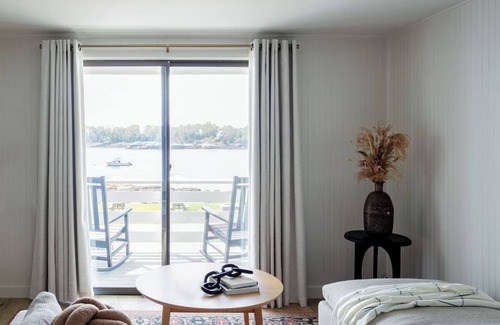 Ocean Point House | Bluebird Ocean Point Inn | Shore Oceanfront Deluxe Suite | with Fire Pits