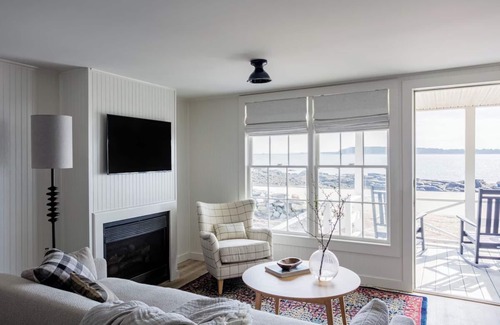 Ocean Point House | Bluebird Ocean Point | Sea Kist Oceanfront Cottage | Near Grimes Cove Beach