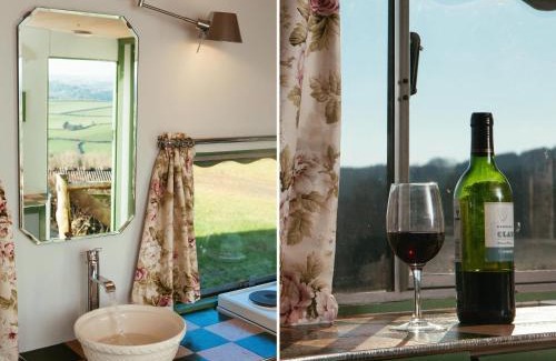 Umberleigh Cabin | Bluebird Penthouse & Land Rover Hot Tub
