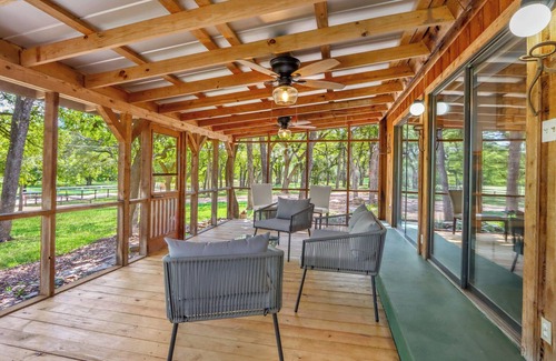 Wimberley House | Bluebonnet Cottage I Waterfront, Dog Friendly