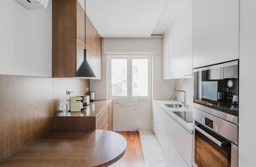 Alvalade Apartment | Blueground | Alvalade 3bd apartment