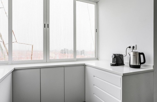 Alvalade Apartment | Blueground | Alvalade, AC & balcony, nr museum