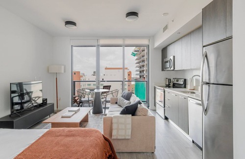 Northeast Miami Apartment | Blueground | Brickell, pool & w/d, nr City Centre