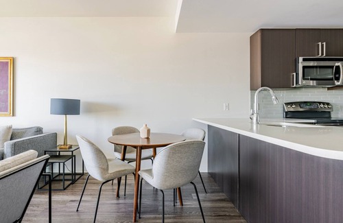 East Cambridge Apartment | Blueground | East Cambridge, balcony, nr Charles River