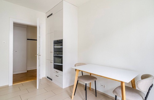 Enge Apartment | Blueground | Enge, balcony, nr Lake Zürich