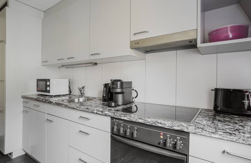 Enge Apartment | Blueground | Enge, w/d, nr market & Old Town