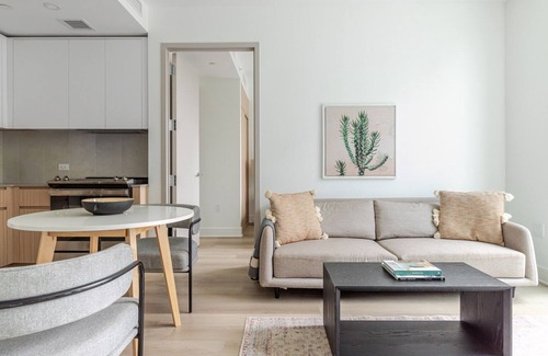 Gowanus Apartment | Blueground | Gowanus, pool & w/d, nr park