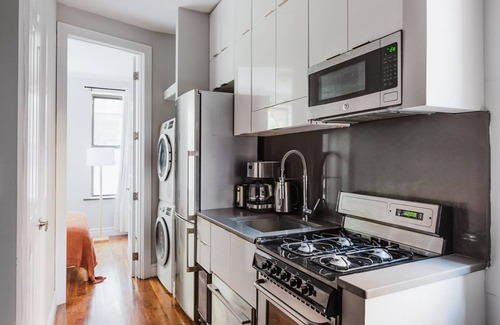 Peter Cooper Village Apartment | Blueground | Gramercy Park 2bd apartment
